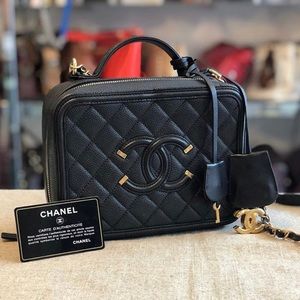 Chanel vanity case with PINK lining